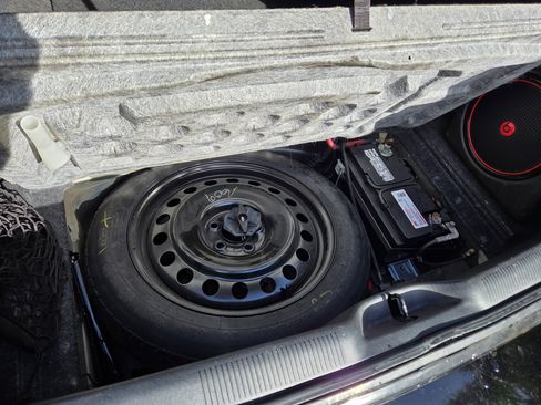 Used 2013 Dodge Charger R/T image 12