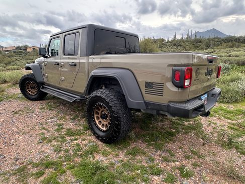 Used 2020 Jeep Gladiator Sport image 6