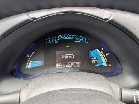 Used 2015 Nissan Leaf SL w/ Premium Package FWD image 21