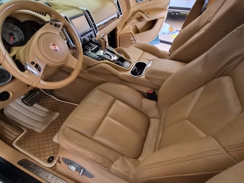 Used 2012 Porsche Cayenne S image 15