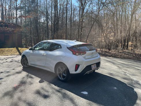 Used 2019 Hyundai Veloster 2.0 image 5