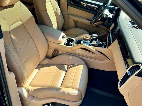 Used 2019 Porsche Cayenne AWD/4WD image 31