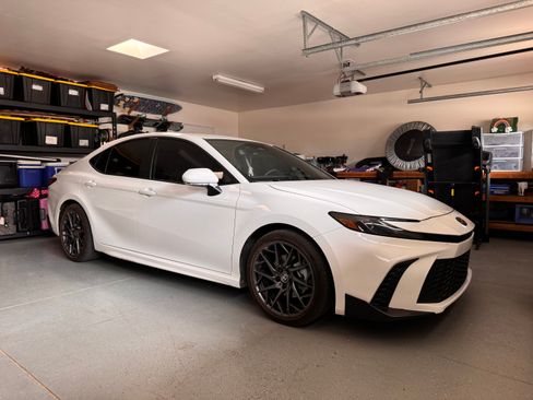 Used 2025 Toyota Camry SE w/ Multimedia Upgrade Package FWD image 2