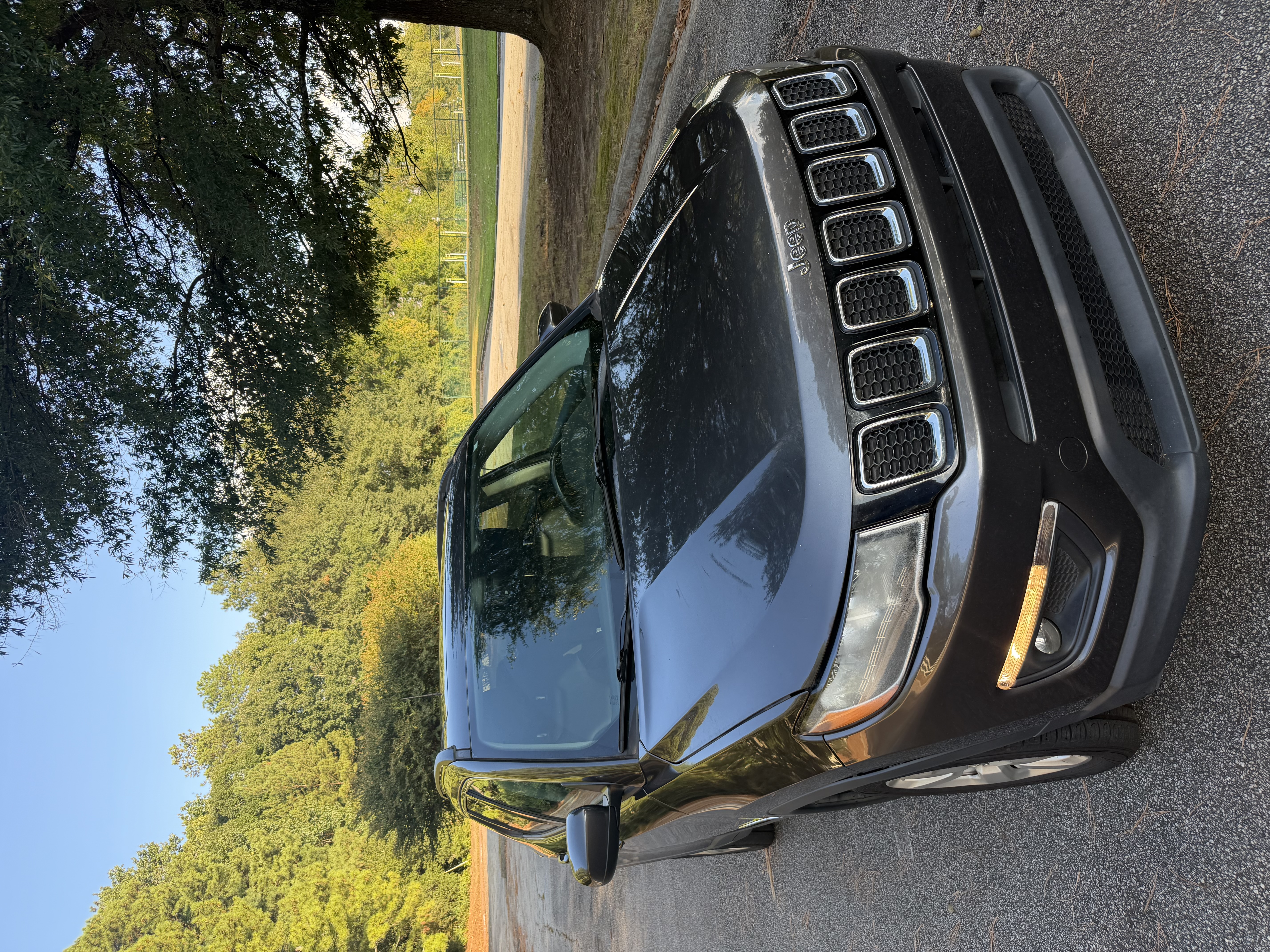 Used 2018 Jeep Compass Latitude w/ Popular Equipment Group FWD image 4