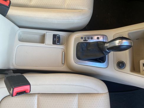 Used 2016 Volkswagen Tiguan SE image 26