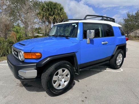 Used 2007 Toyota FJ Cruiser 4WD image 1