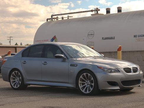 Used 2007 BMW M5 image 2