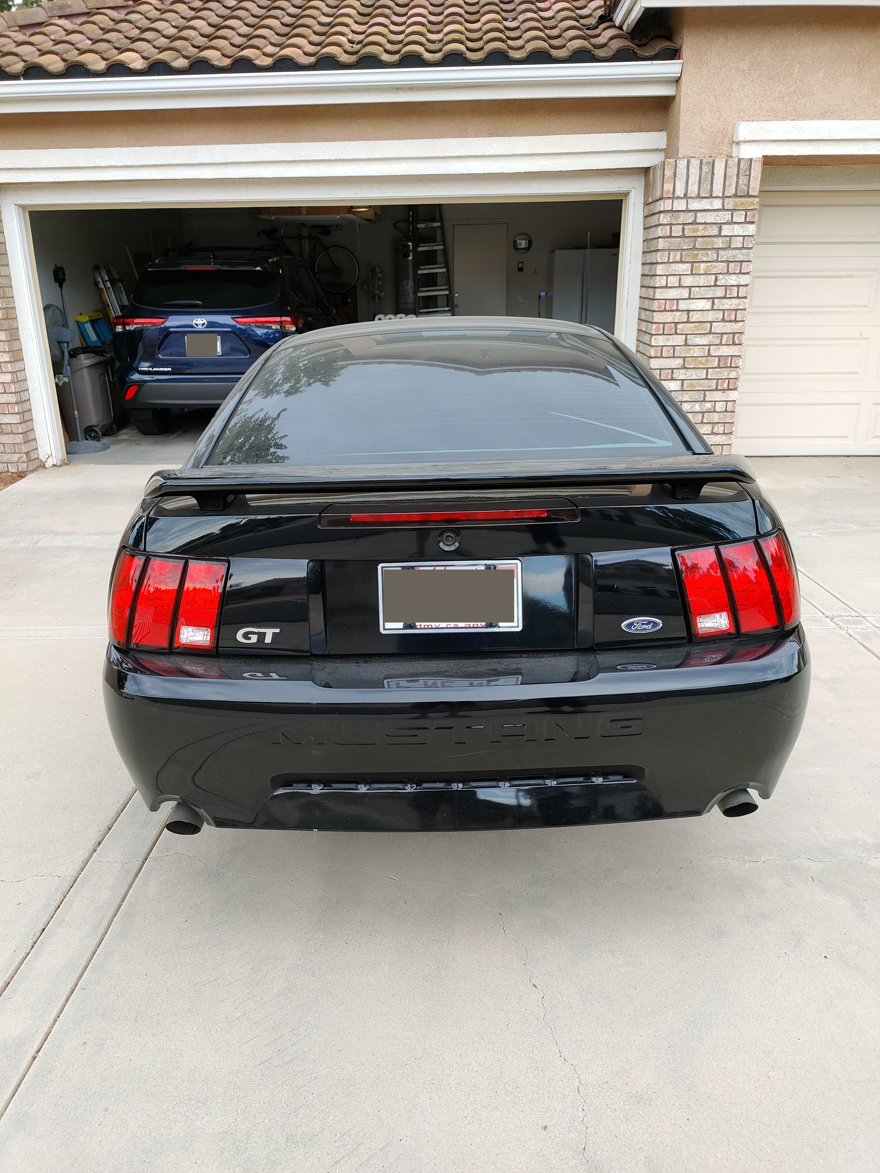 Used 2002 Ford Mustang GT Premium RWD image 2