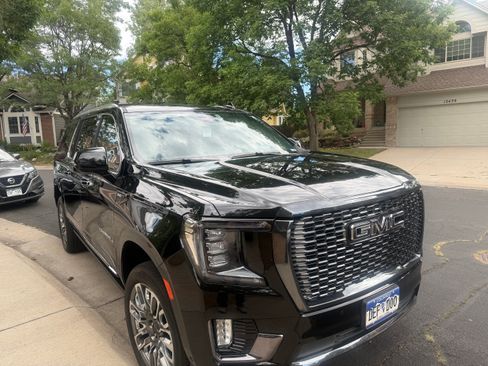 Used 2024 GMC Yukon XL Denali Ultimate AWD/4WD image 8
