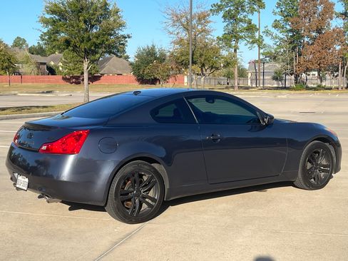 Used 2010 INFINITI G37 x Coupe w/ Premium Pkg image 9