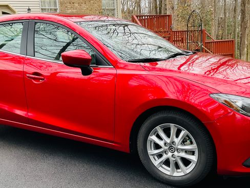 Used 2016 MAZDA MAZDA3 i Touring w/ Popular Equipment Package image 2