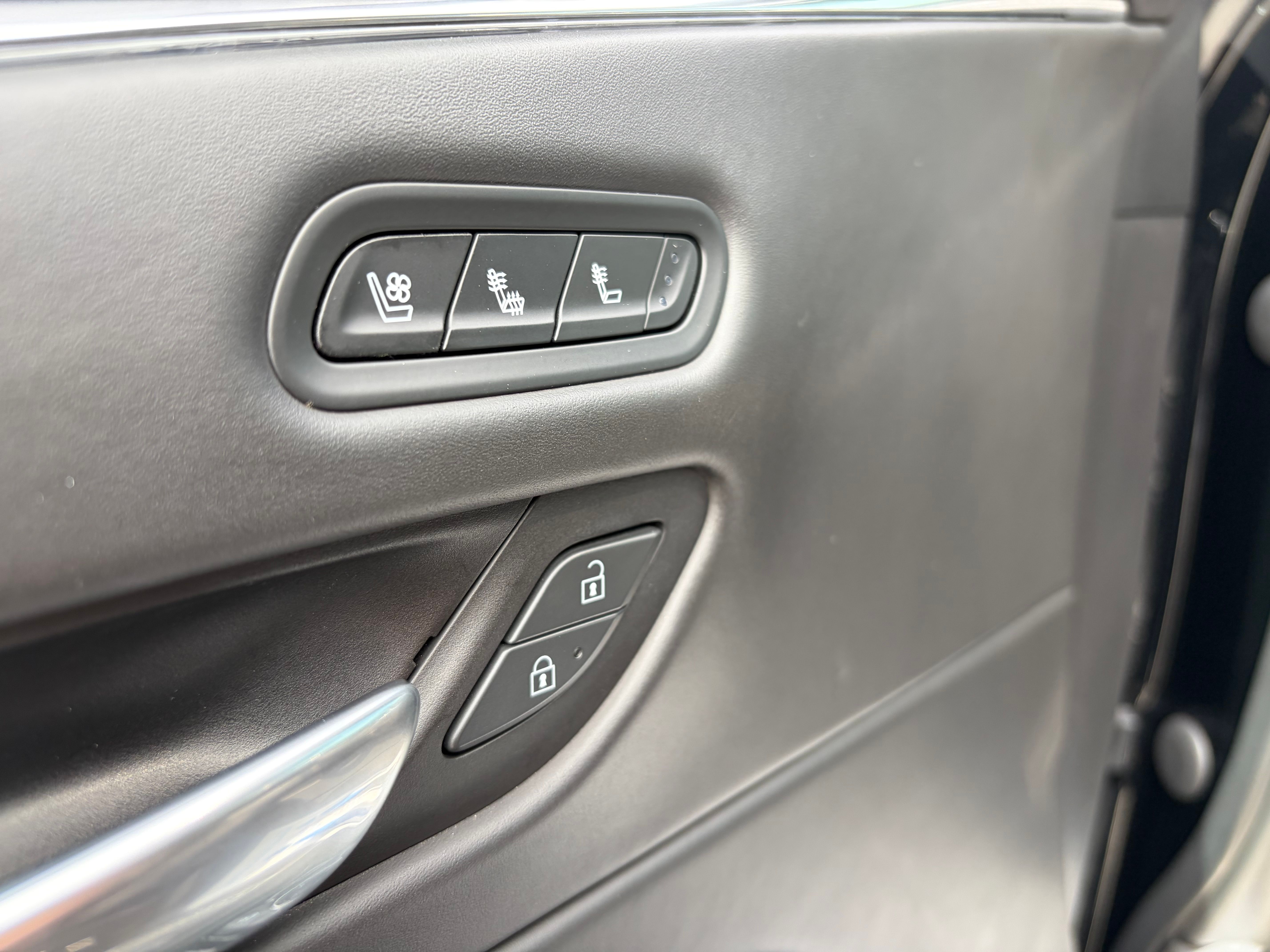 Used 2021 Cadillac Escalade Sport Platinum AWD/4WD image 19