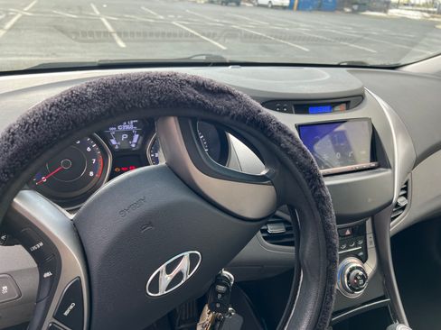 Used 2013 Hyundai Elantra GLS image 10