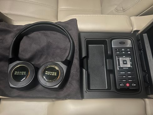 Used 2014 Land Rover Range Rover Long Wheelbase Autobiography image 14