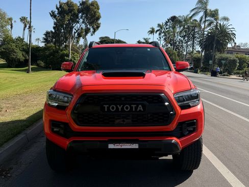 Used 2023 Toyota Tacoma TRD Pro image 2