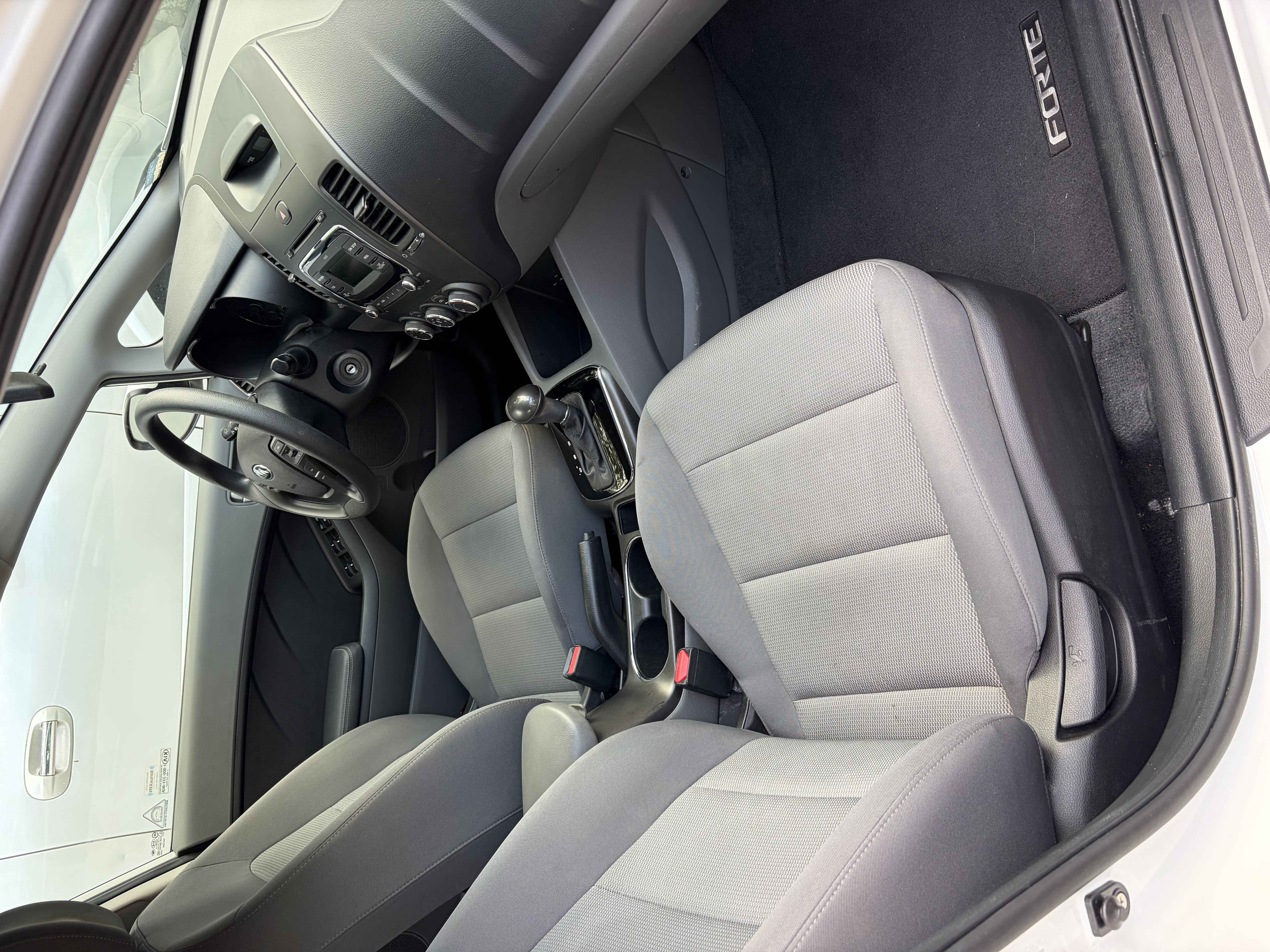 Used 2017 Kia Forte LX FWD image 9