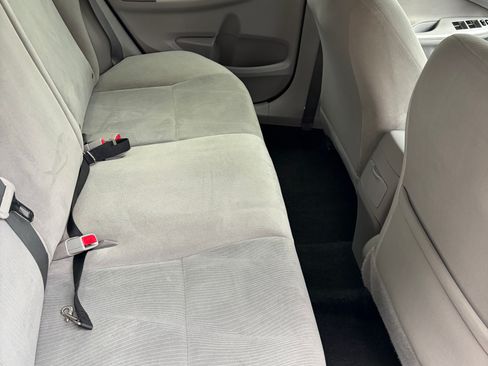 Used 2013 Toyota Corolla LE image 8