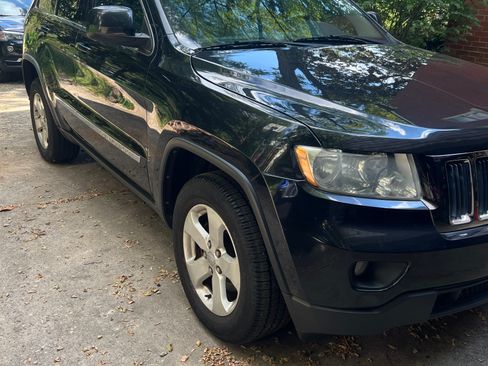 Used 2012 Jeep Grand Cherokee Laredo AWD/4WD image 23