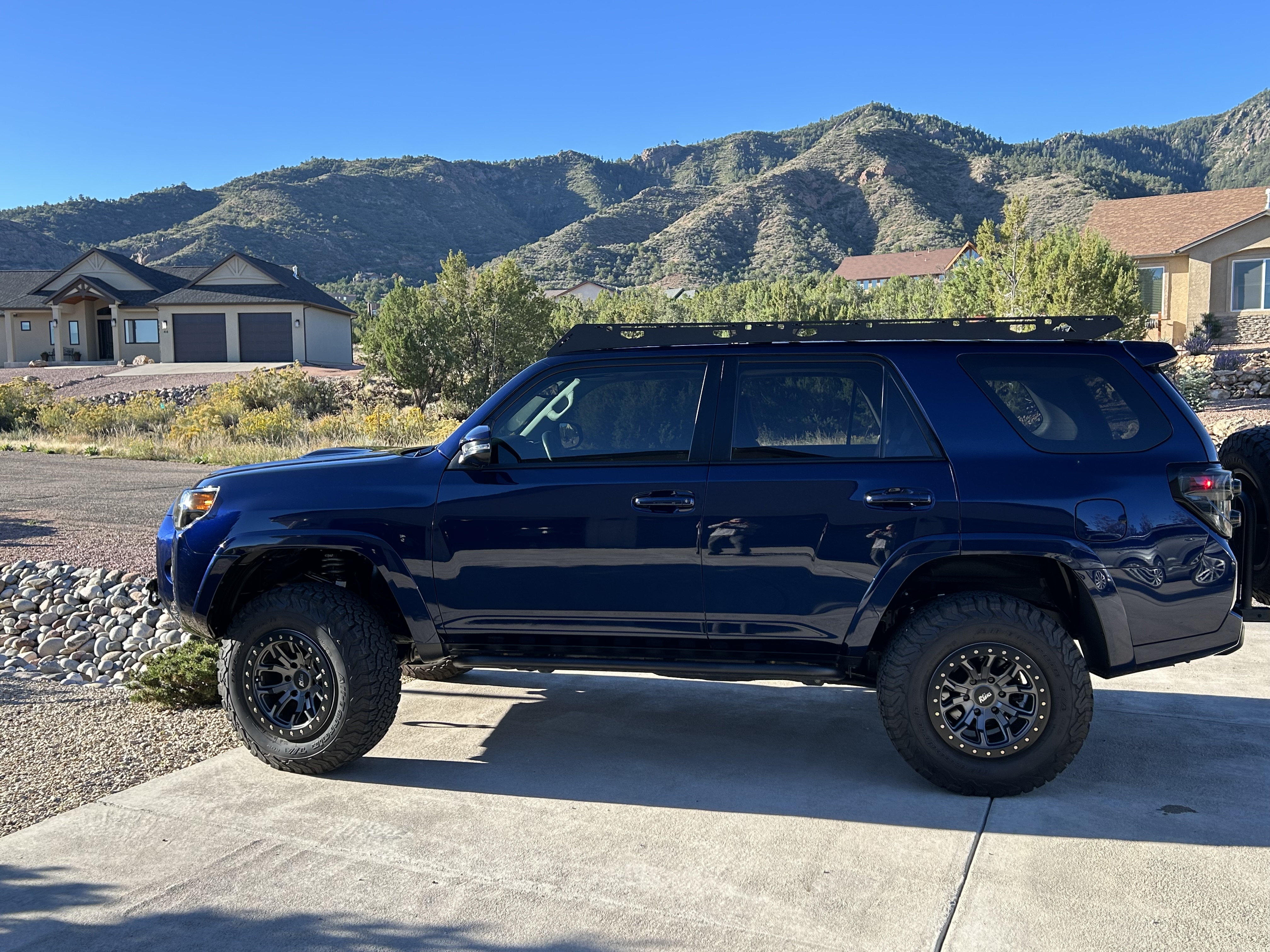 Used 2021 Toyota 4Runner TRD Off-Road Premium w/ Moonroof Package AWD/4WD image 4