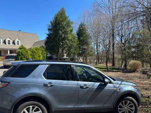 Used 2019 Land Rover Discovery Sport HSE image 4