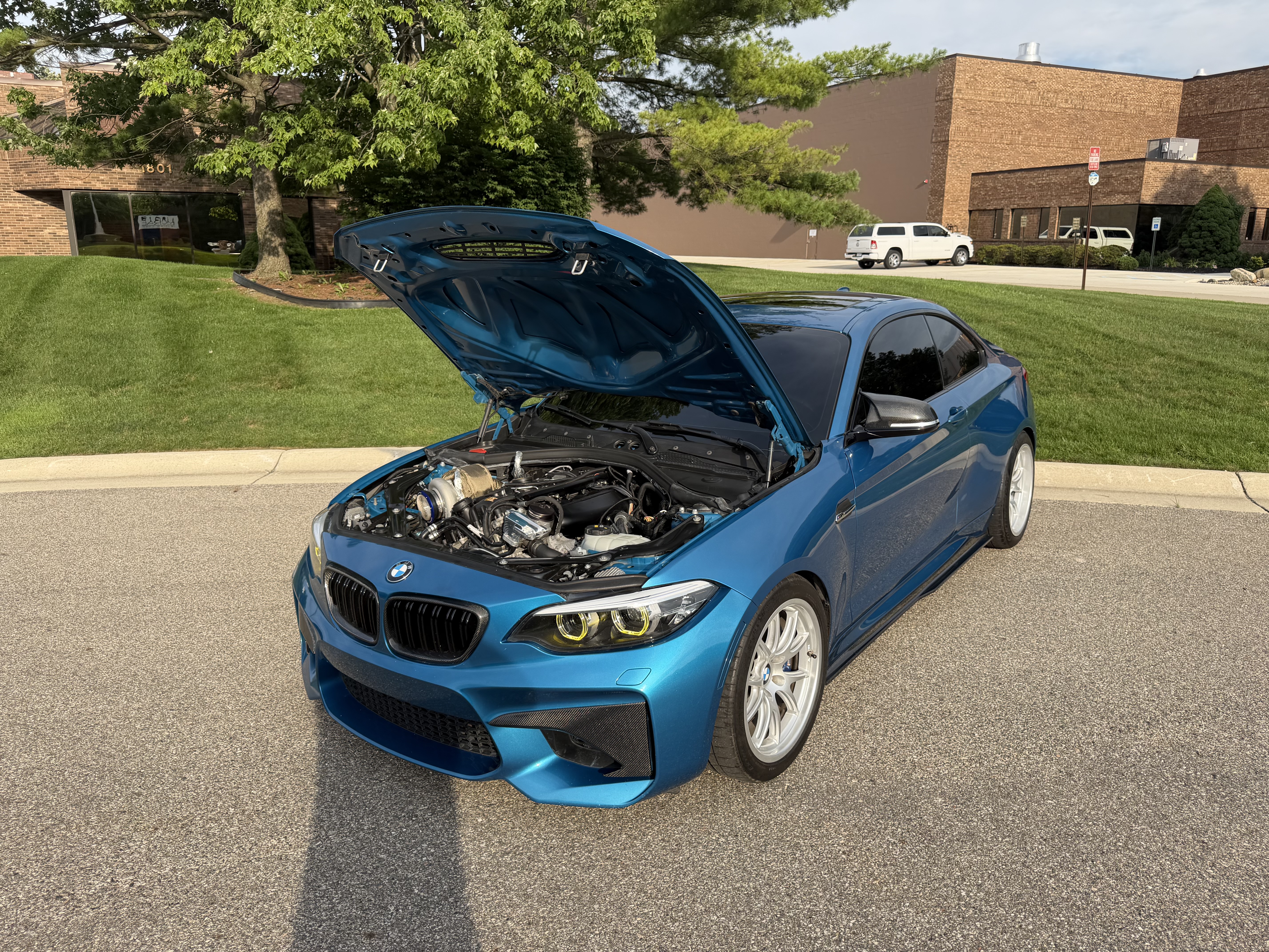 Used 2018 BMW M2 RWD image 2