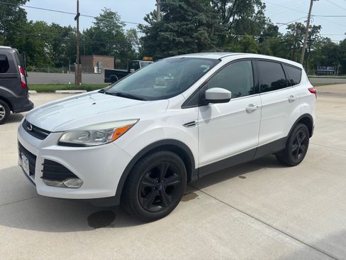 Used 2014 Ford Escape SE FWD image 1