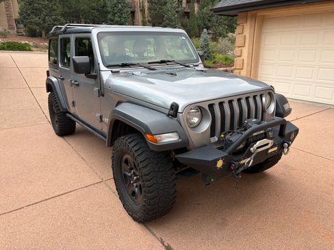 Used 2018 Jeep Wrangler Unlimited Sport AWD/4WD image 21
