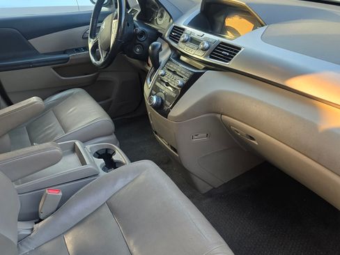 Used 2013 Honda Odyssey Touring Elite image 16