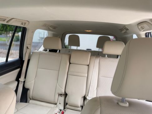 Used 2022 Lexus GX 460 Premium w/ Premium Package AWD/4WD image 9