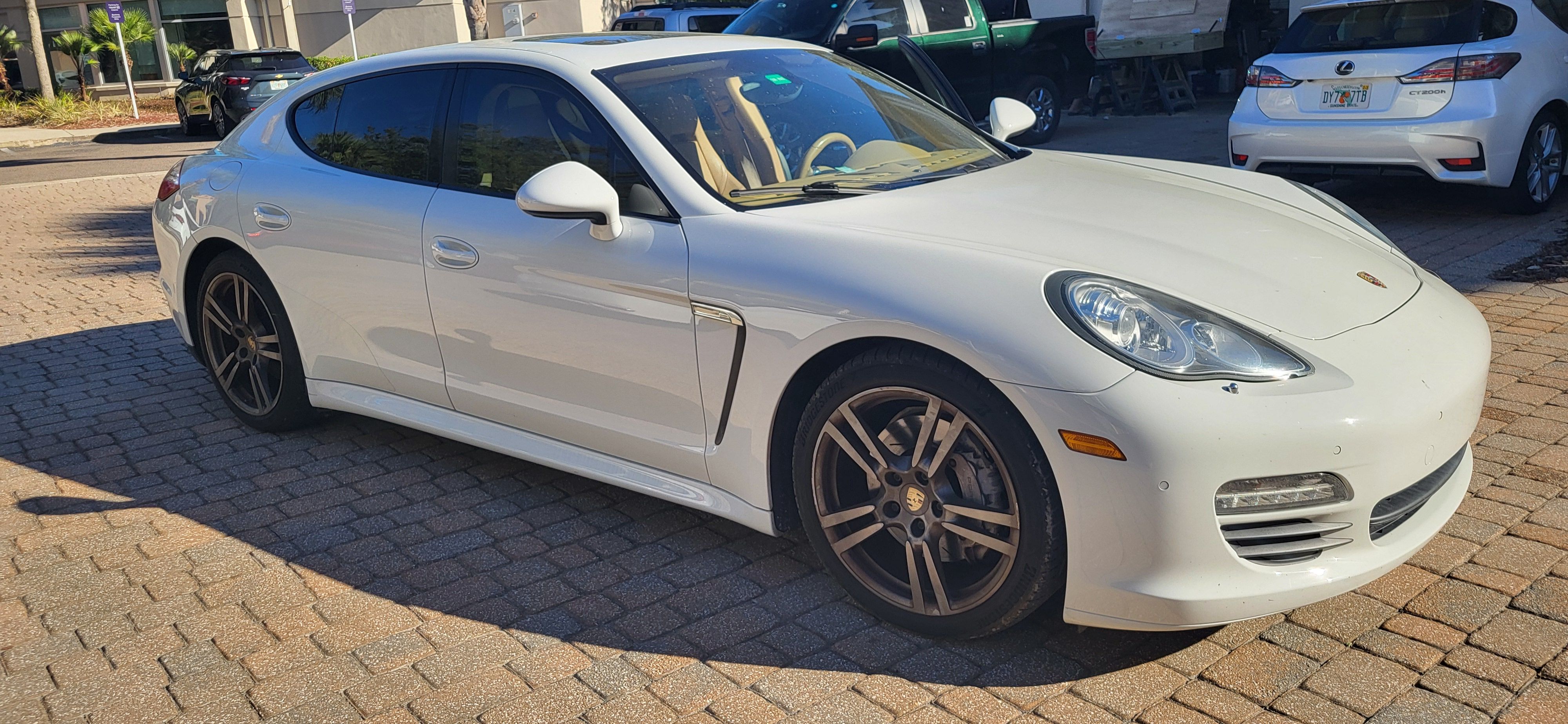 Used 2013 Porsche Panamera image 2