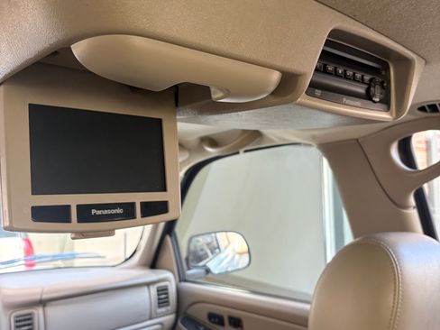 Used 2004 Chevrolet Tahoe LT w/ LT Preferred Equipment Group image 11