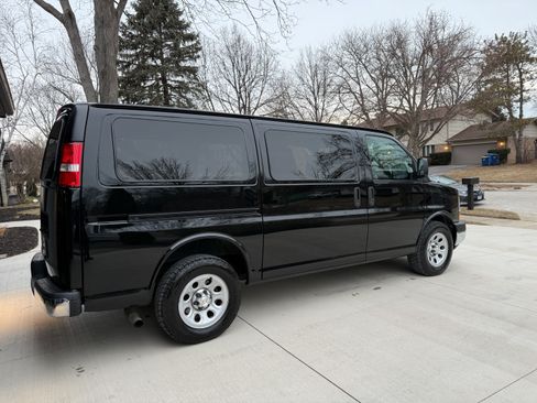Used 2014 Chevrolet Express 1500 image 24
