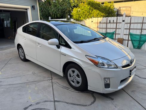 Used 2011 Toyota Prius Four w/ Solar Roof Pkg FWD image 12