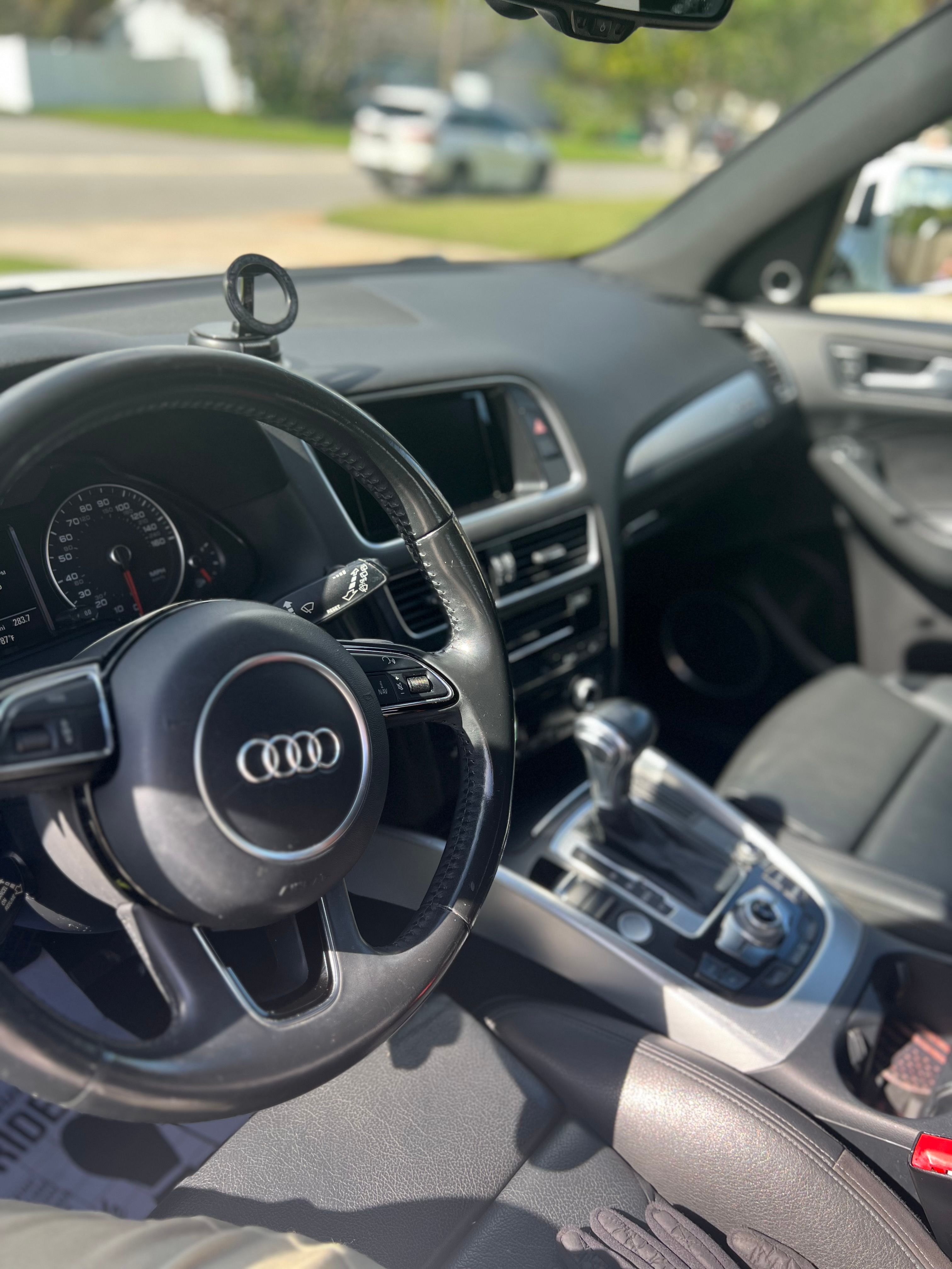 Used 2017 Audi Q5 2.0T Premium Plus w/ Technology Package AWD/4WD image 6