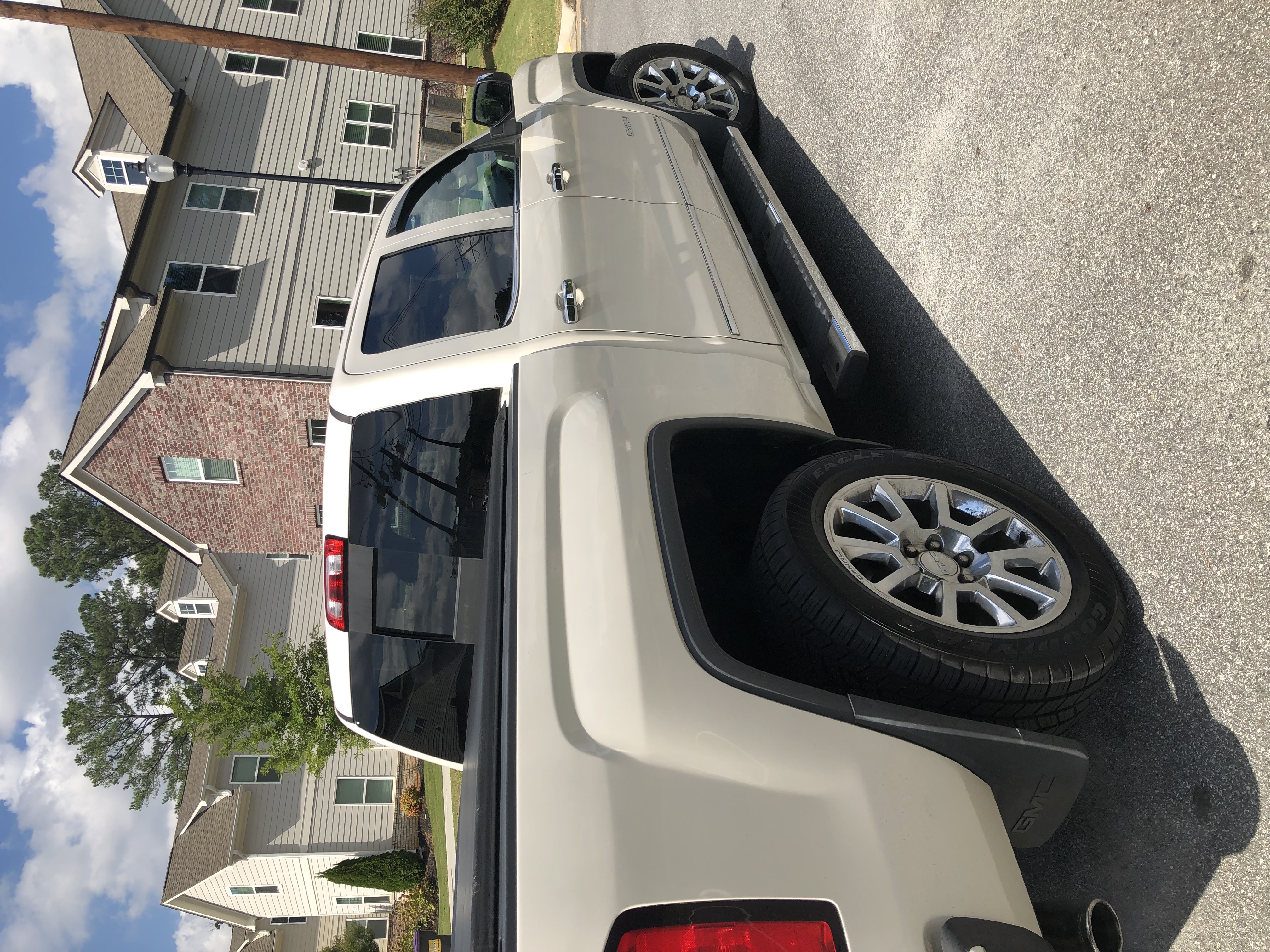 Used 2015 GMC Sierra 1500 Denali AWD/4WD image 5