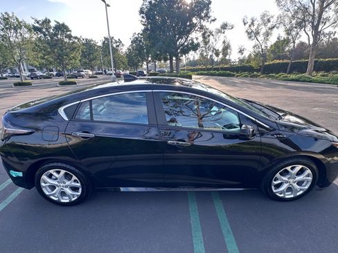 Used 2017 Chevrolet Volt Premier w/ Driver Confidence II Package image 2