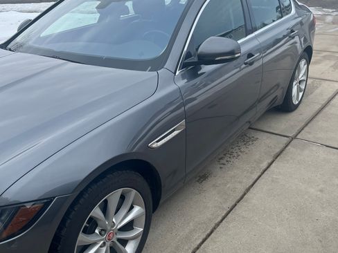 Used 2018 Jaguar XF Premium image 6
