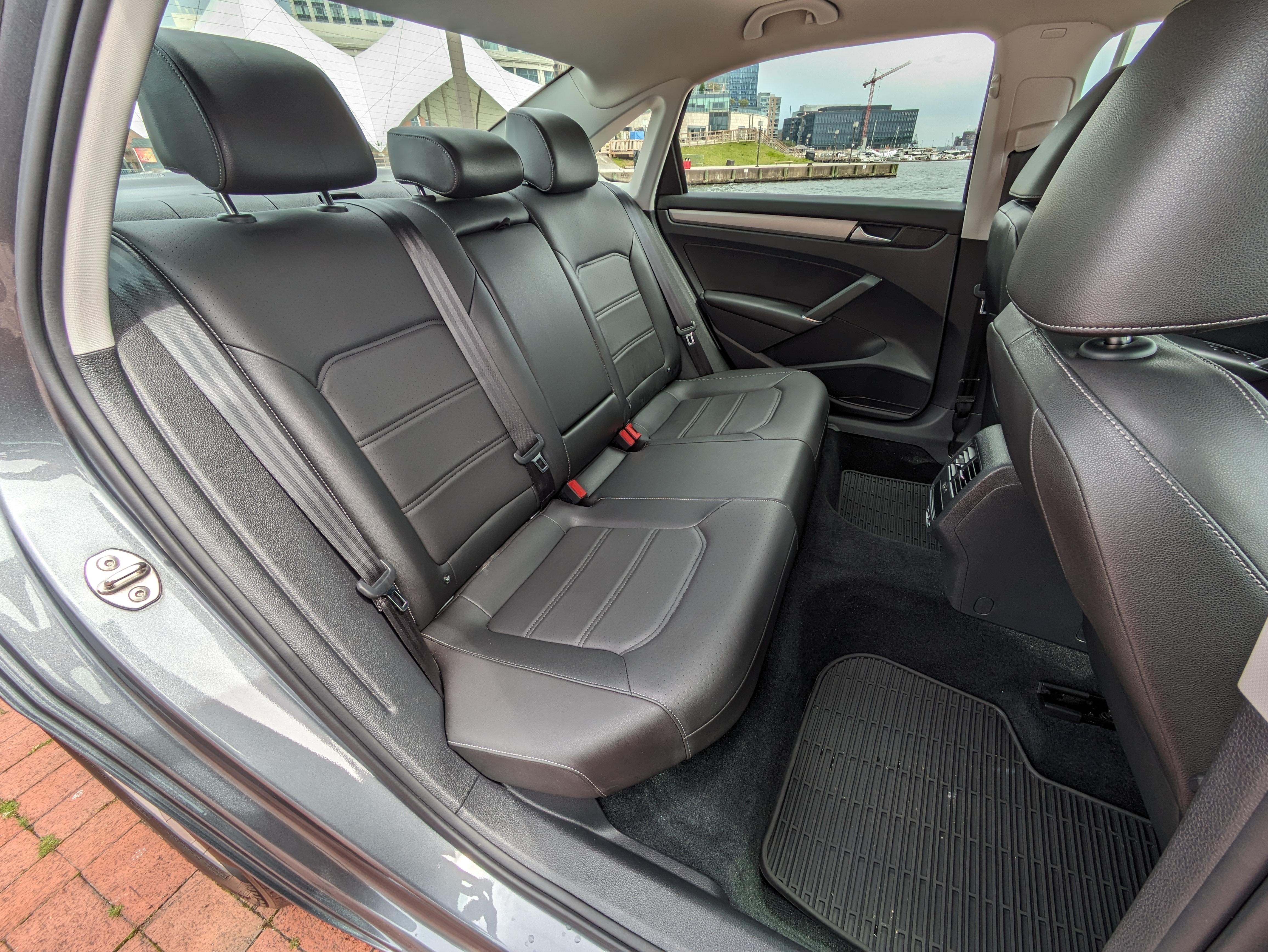 Used 2020 Volkswagen Passat 2.0T SE w/ Sunroof Package FWD image 9