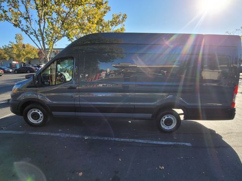 Used 2022 Ford Transit 250 High Roof Extended Length Van image 4