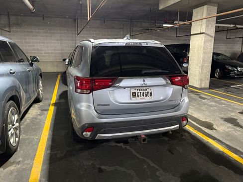 Used 2017 Mitsubishi Outlander GT image 5