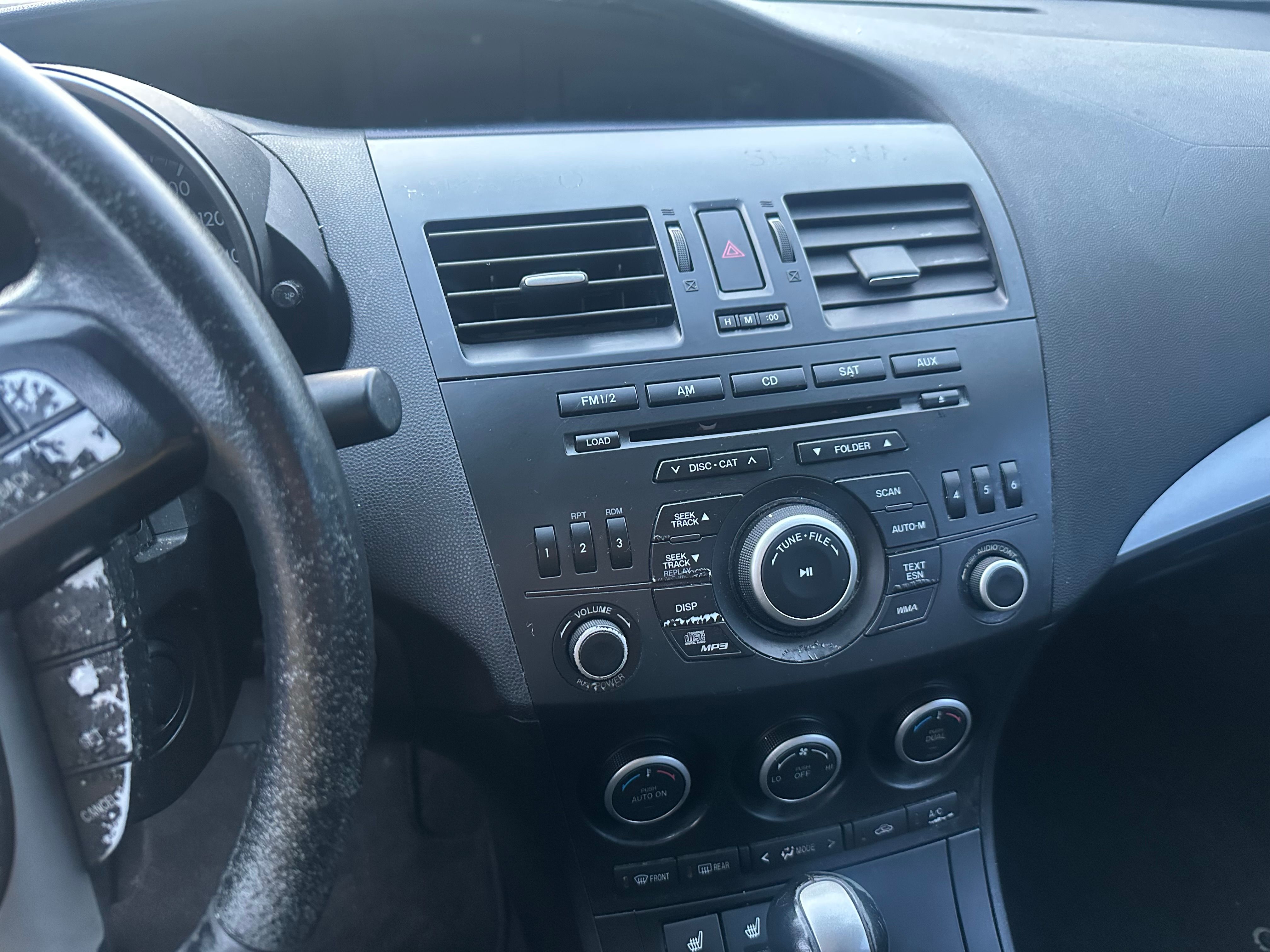 Used 2012 MAZDA MAZDA3 s Grand Touring w/ Tech Pkg FWD image 9
