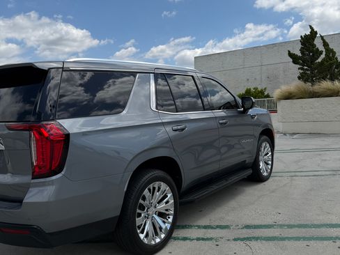 Used 2022 GMC Yukon SLE RWD image 2