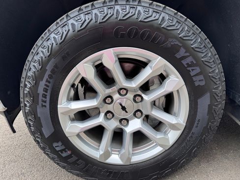 Used 2023 Chevrolet Silverado 1500 RST w/ Z71 Off-Road Package AWD/4WD image 19