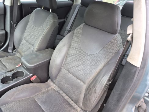 Used 2009 Pontiac G6 Sedan w/ Preferred Package image 4