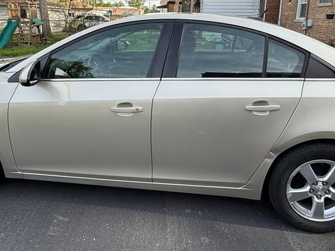 Used 2014 Chevrolet Cruze LT image 10