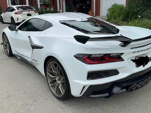 Used 2024 Chevrolet Corvette Z06 w/ Z07 Performance Package RWD image 1
