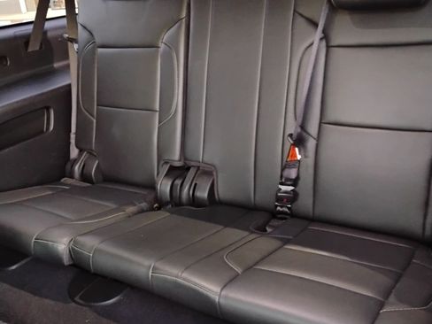 Used 2019 Chevrolet Suburban LT image 11