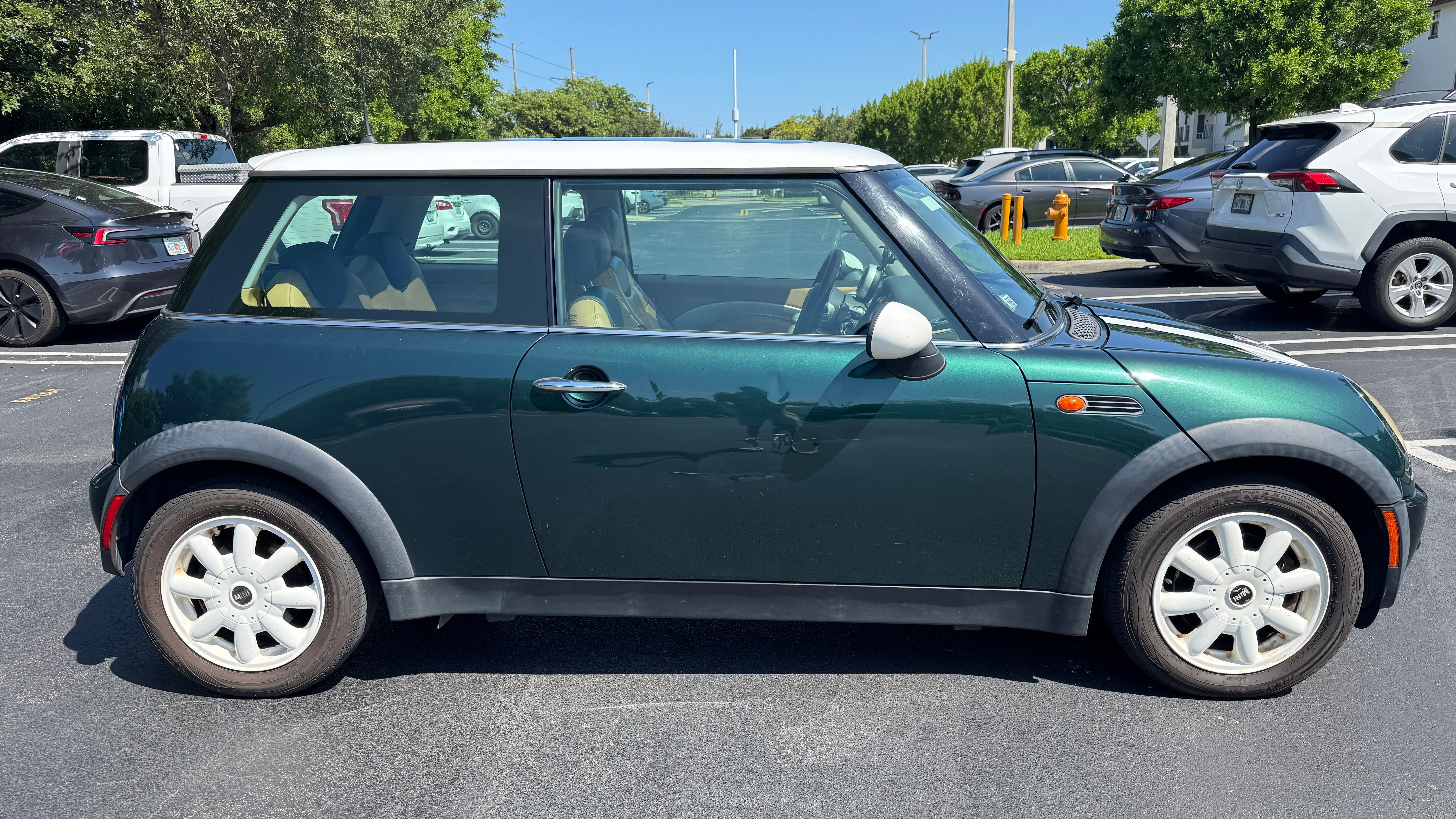 Used 2003 MINI Cooper Hardtop FWD image 5