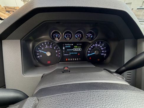 Used 2015 Ford F250 XLT w/ XLT Value Package image 12