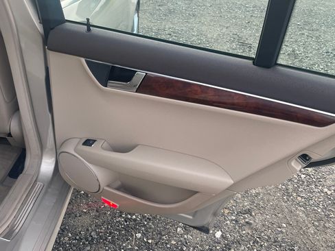 Used 2011 Mercedes-Benz C 300 4MATIC Sedan image 12